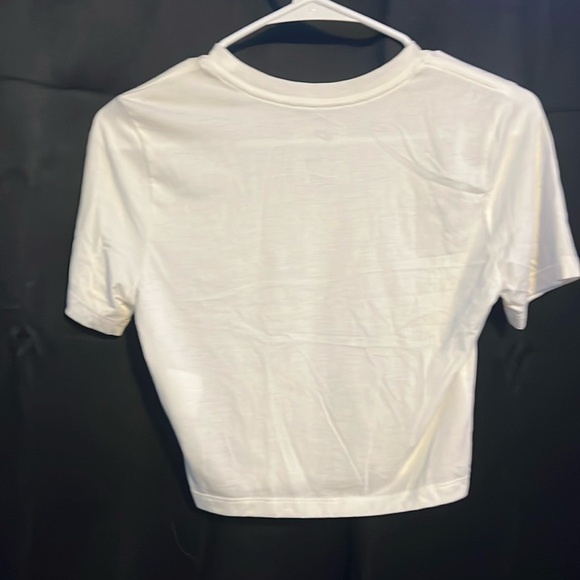 The nike tee white crop top size small - Picture 2 of 5